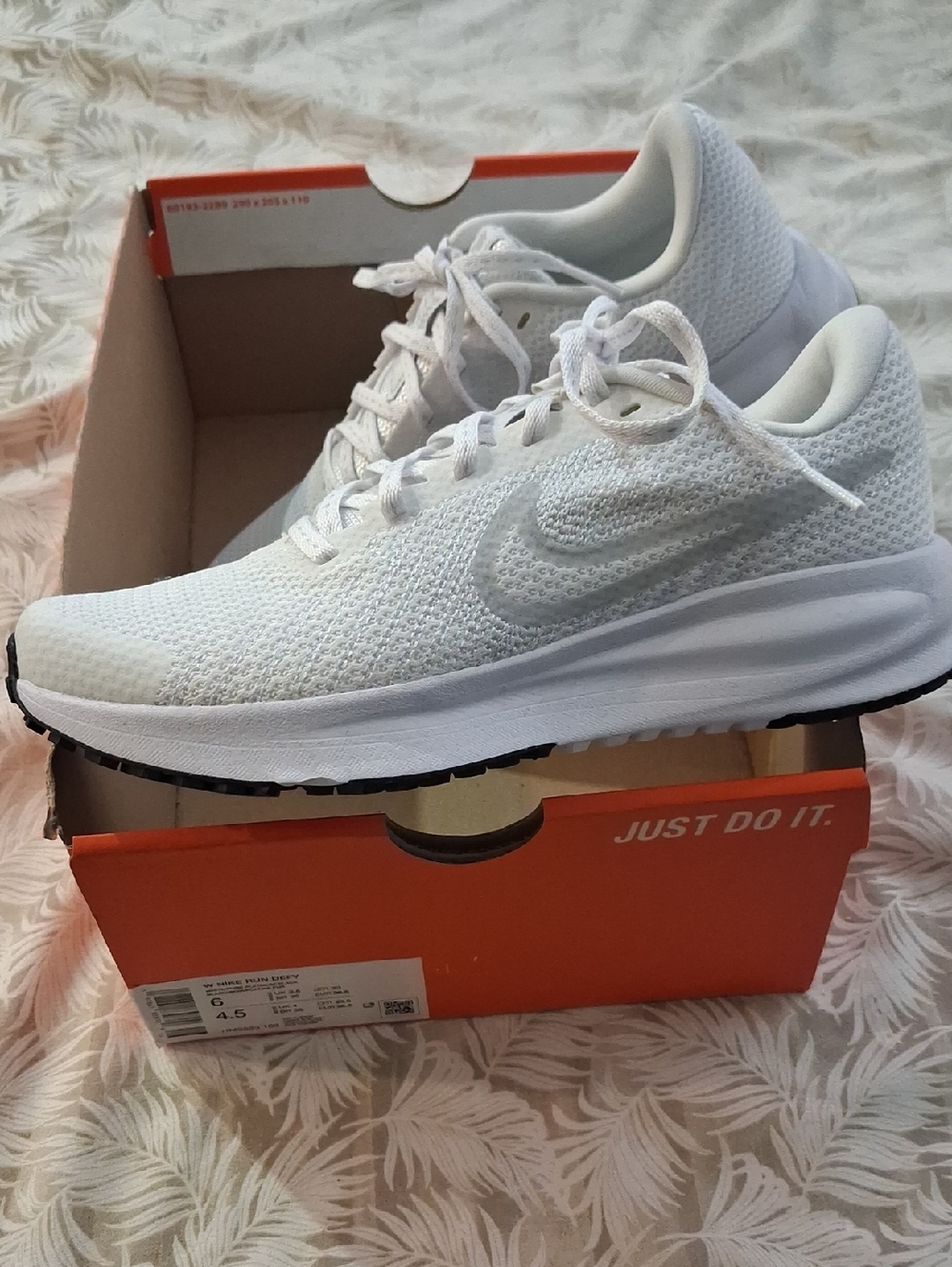Nike White Mesh Running Shoes